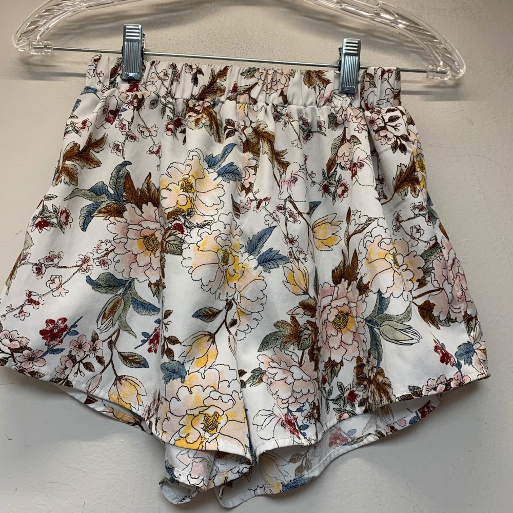 ILLA ILLA Floral High Waisted Shorts Womens Small White Pink IM4347 Excellent